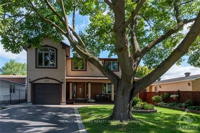 2320 Blackstone Crescent, Elmvale Acres And Area, On K1b 4h2