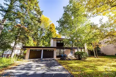 23 Pentland Crescent, Kanata, On K2k 1v6