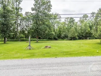 PT LT J DAVIS LOCK Road, Rideau Lakes, ON K0G 1K0