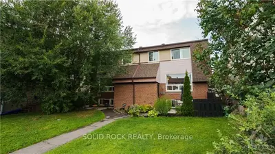 29 WOODVALE B, South of Baseline to Knoxdale, ON K2G 4H1
