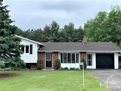 7062 SHIELDS Drive, Greely - Metcalfe - Osgoode - Vernon and Area, ON K4P 1A9