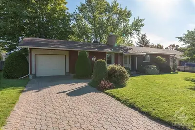 126 WITHROW Avenue, Meadowlands - Crestview and Area, ON K2G 3N7