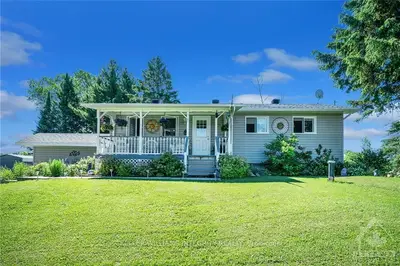 81 Bay Road, Rideau Lakes, On K0g 1l0