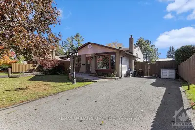 2132 MONSON Crescent, Beacon Hill North - South and Area, ON K1J 6A8