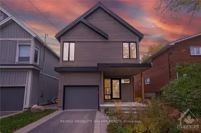 59 Bradford Street, Britannia - Lincoln Heights And Area, On K2b 5y7