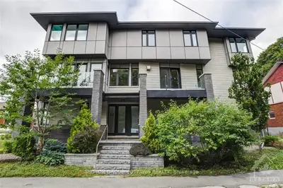 11 Edgar Street, West Centre Town, On K1y 3k4