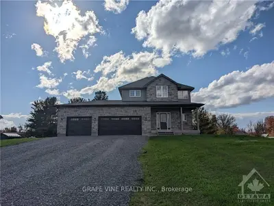 219 Owen Lucas Street, McNab/Braeside, ON K7S 3G8