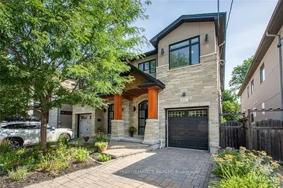 217 CARLETON Avenue, Tunneys Pasture and Ottawa West, ON K1Y 0J5