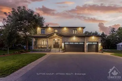 9 Elma Street, Blossom Park - Airport And Area, On K1t 3w8