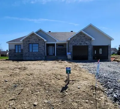 13 WHITETAIL Avenue, South Stormont, ON K0C 1P0
