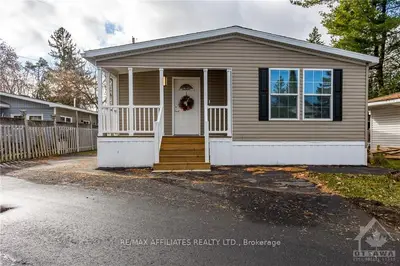 13 Dell Avenue, Bells Corners And South To Fallowfield, On K2h 7r4