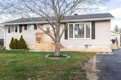 78 Herman Street, Petawawa, On K8h 1w2