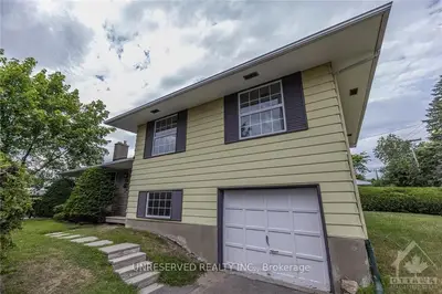 3367 SOUTHGATE Road, Hunt Club - South Keys and Area, ON K2B 8G8
