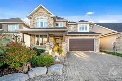 102 Daglan Crescent, Orleans - Cumberland And Area, On K4a 0w7