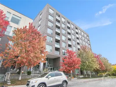 300C LETT Street 702, West Centre Town, ON K1R 0A8