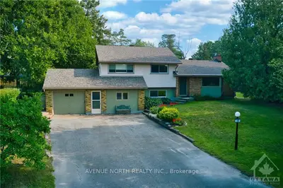 18 Kemp Drive, Blossom Park - Airport And Area, On K1t 3w9