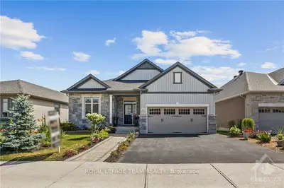 252 Shinny Avenue, Kanata, On K2v 0b9