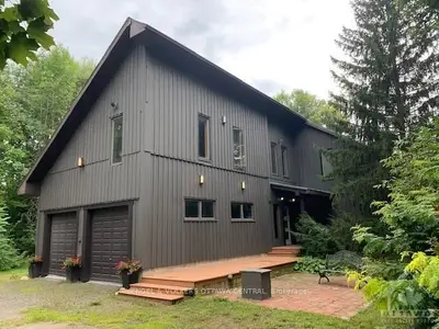 6 Centre Street, Westport, On K0g 1n0