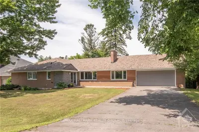 129 KAMLOOPS Avenue, Billings Bridge - Riverside Park and Area, ON K1V 7C8