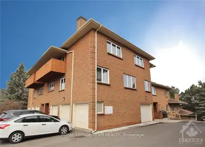 106 Stratas Court, Kanata, On K2l 3k4