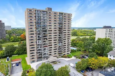 1195 Richmond Road 805, Woodroffe, On K2b 8e4