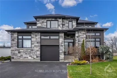 207 Versailles Street, Alfred And Plantagenet, On K0a 3k0
