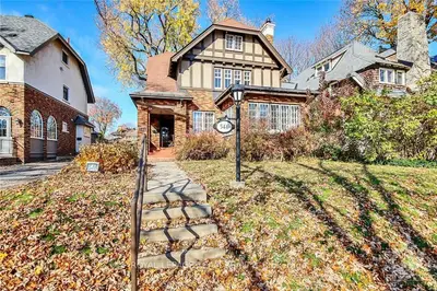 546 Queen Elizabeth Drive, Glebe - Ottawa East And Area, On K1s 3n4