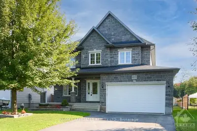 38 Constantineau Street, The Nation, On K6h 5r6