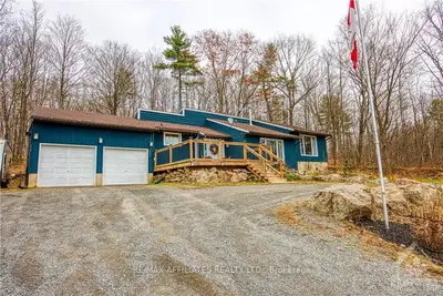 8899 Perth Road, Rideau Lakes, On K0g 1x0