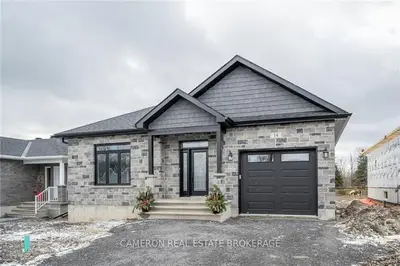 14 CLOVER Lane, South Stormont, ON K0C 1P0