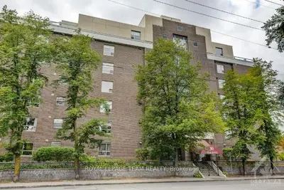 30 CHARLEVOIX Street 604, Vanier and Kingsview Park, ON K1L 8K5