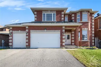 2364 KENDRON Lane, Hunt Club - Windsor Park Village and Area, ON K1V 0Z2