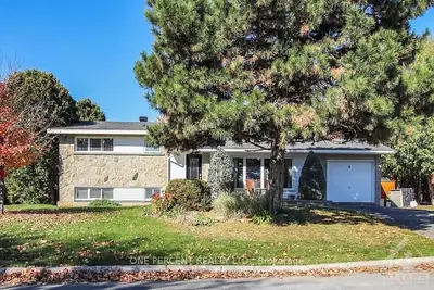 8 LEEMING Drive, Crystal Bay - Rocky Point - Bayshore, ON K2H 5P7