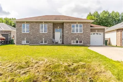 661 Fairview Avenue S, Laurentian Valley, On K8a 8n4
