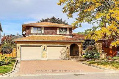 22 Paula Crescent, South Of Baseline To Knoxdale, On K2h 9a4