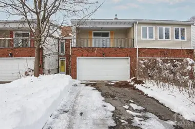 17 Estelle Crescent, South Of Baseline To Knoxdale, On K2h 5w9