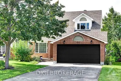 3011 Courtyard Crescent, Blossom Park - Airport And Area, On K1t 3r8