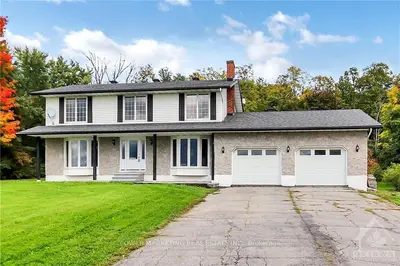 2534 Upper Dwyer Hill Road, Carp - Huntley Ward, On K0a 1l0