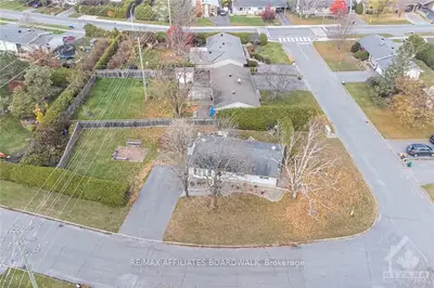 1 HILLMOUNT Crescent, Meadowlands - Crestview and Area, ON K2G 3E4