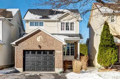 1964 SUNLAND Drive, Orleans - Cumberland and Area, ON K4A 3T3