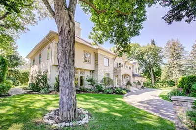 737 MANOR Avenue, Rockcliffe Park, ON K1M 0E4