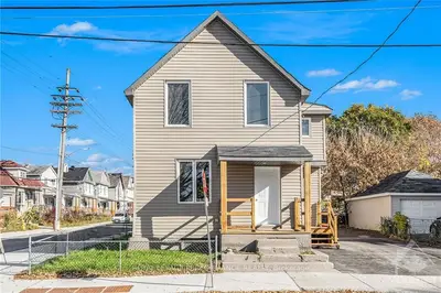 189 Hannah Street A, Vanier And Kingsview Park, On K1l 7m4