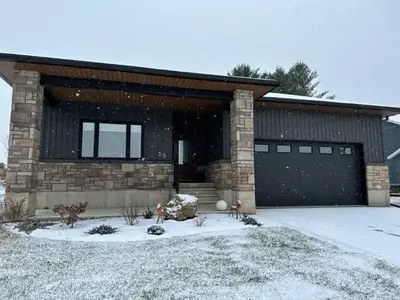 35 Morrison Drive, Whitewater Region, On K0j 1k0