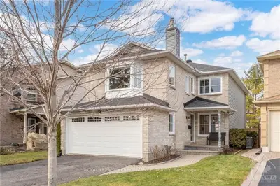 1543 BURNINGTREE Court, Orleans - Convent Glen and Area, ON K1C 5C8