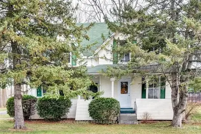 69 MAIN Street S, North Dundas, ON K0C 1H0