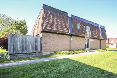 360 Garden Glen, Meadowlands - Crestview And Area, On K2g 1e4