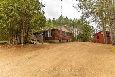 190 Martin Siding Road, Madawaska Valley, On K0j 1b0