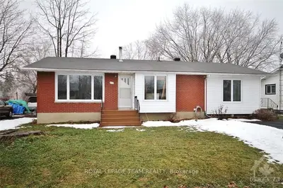 449 Clarence Street, North Dundas, On K0c 2k0