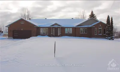 6858 LAKES PARK Drive, Greely - Metcalfe - Osgoode - Vernon and Area, ON K4P 1M6