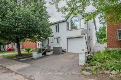 395 Blake Boulevard, Vanier And Kingsview Park, On K1l 6l3
